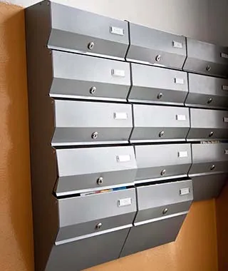 Atvira daugiavietė pašto dėžutė PD96 laiptinėje